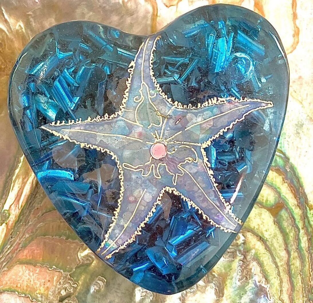 Divine Kauai Beautiful Orgonite Orgone hearts Divine Kauai Beautiful Orgonite Orgone hearts Beautiful Powerful Exquisite Orgonite Orgone Hearts are meticulously handcrafted with Hawaiian botanicals, Double-terminated crystals and lovely gemstones: Amethyst, Rose Quartz, Lapis Lazuli, Peridot, Aquamarine, Malachite and Howlite. Dr. Wilhelm Reich 50/50 ratio of resin to metal making it powerful orgonite. Orgonite transmutes the electromagnetic vibrations of modern technology into a frequency compatible with human well-being. Orgonite assists in balancing all of our bodies and fields to bring us into natural states of harmony and re-establishing energy flow in our body meridian system. Orgone, Orgonite for children, kids, gifts, Valentine's day, mother's day, father's day, birthdays, holidays, baby gifts, pets, all occasion. Orgonite devices transform the environment into a life-affirming atmosphere. transmutes EMR and ELF radiation from microwaves, Smart meters, computers, hand-held devices, Wi-Fi, Bluetooth, etc. Orgonite works perpetually & functions as a self-generating transmutation device. It never expires! Orgonite Orgone jewelry, necklaces, amulets. Meditation. Orgonites Orgone Orgonite cell phone shields. Orgone Orgonite Orgone Tablet shields. Orgonite Orgone monitor shields. Orgonite Orgone meditation. wifi protection Orgonite Orgone. Orgonite Orgone for sleep, healing, relaxation. Orgonite Orgone microwave shields. Orgonite Orgone appliance shields.