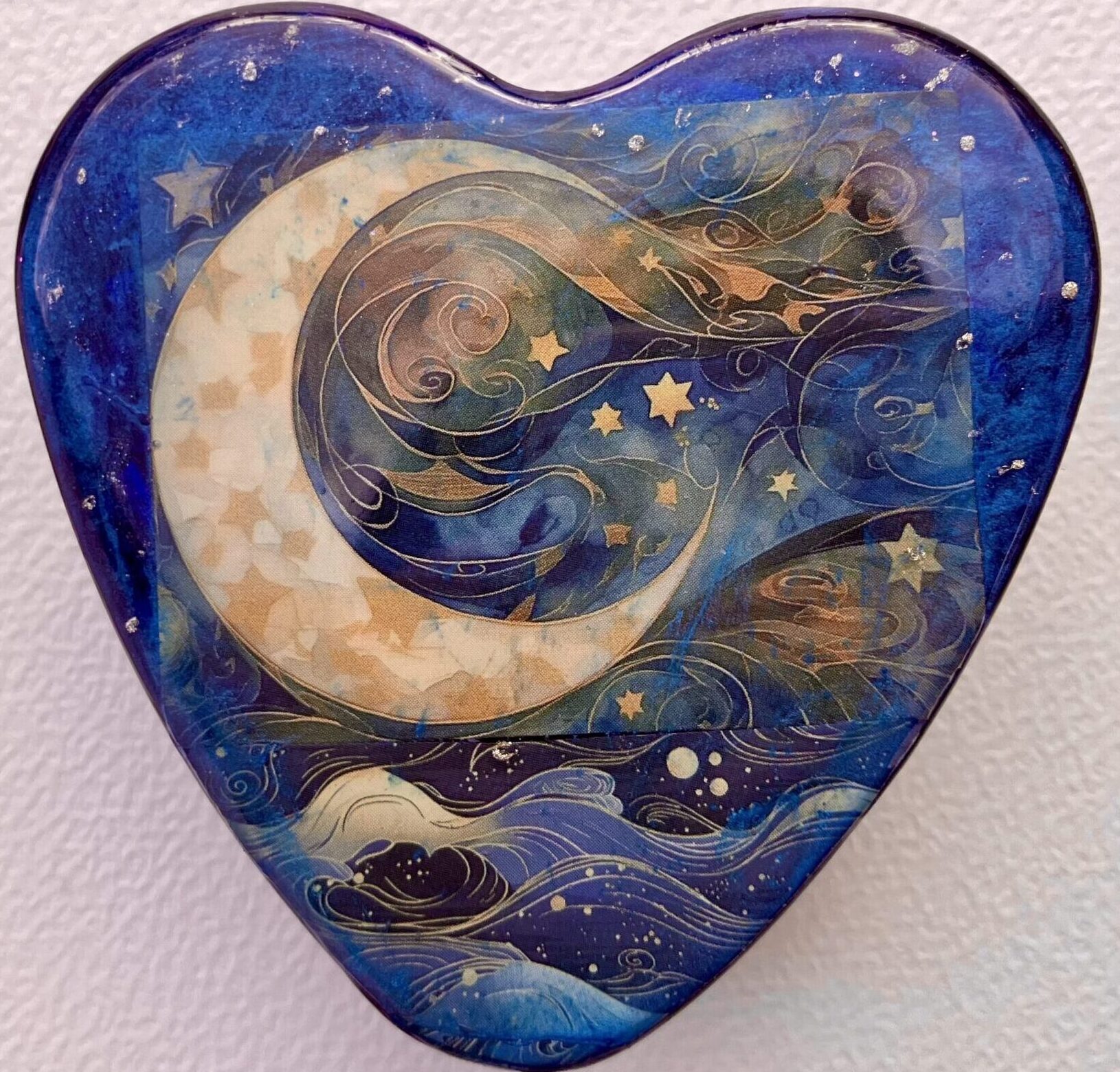 Beautiful Powerful Exquisite Orgonite Orgone Hearts are meticulously handcrafted with Hawaiian botanicals, Double-terminated crystals and lovely gemstones: Amethyst, Rose Quartz, Lapis Lazuli, Peridot, Aquamarine, Malachite and Howlite. Dr. Wilhelm Reich 50/50 ratio of resin to metal making it powerful orgonite. Orgonite transmutes the electromagnetic vibrations of modern technology into a frequency compatible with human well-being. Orgonite assists in balancing all of our bodies and fields to bring us into natural states of harmony and re-establishing energy flow in our body meridian system. Orgone, Orgonite for children, kids, gifts, Valentine's day, mother's day, father's day, birthdays, holidays, baby gifts, pets, all occasion. Orgonite devices transform the environment into a life-affirming atmosphere. transmutes EMR and ELF radiation from microwaves, Smart meters, computers, hand-held devices, Wi-Fi, Bluetooth, etc. Orgonite works perpetually & functions as a self-generating transmutation device. It never expires! Orgonite Orgone jewelry, necklaces, amulets. Meditation. Orgonites Orgone Orgonite cell phone shields. Orgone Orgonite Orgone Tablet shields. Orgonite Orgone monitor shields. Orgonite Orgone meditation. wifi protection Orgonite Orgone. Orgonite Orgone for sleep, healing, relaxation. Orgonite Orgone microwave shields. Orgonite Orgone appliance shields.