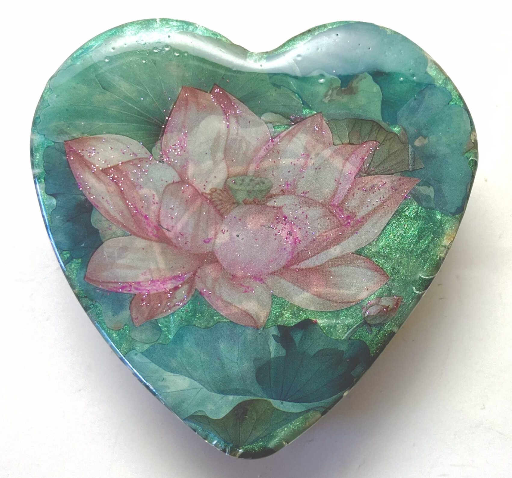 Beautiful Powerful Exquisite Fairy Orgonite Orgone Hearts are meticulously handcrafted with Hawaiian botanicals, Double-terminated crystals and lovely gemstones: Amethyst, Rose Quartz, Lapis Lazuli, Peridot, Aquamarine, Malachite and Howlite. Dr. Wilhelm Reich 50/50 ratio of resin to metal making it powerful orgonite. Orgonite transmutes the electromagnetic vibrations of modern technology into a frequency compatible with human well-being. Orgonite assists in balancing all of our bodies and fields to bring us into natural states of harmony and re-establishing energy flow in our body meridian system. Orgone, Orgonite for children, kids, gifts, Valentine's day, mother's day, father's day, birthdays, holidays, baby gifts, pets, all occasion. Orgonite devices transform the environment into a life-affirming atmosphere. transmutes EMR and ELF radiation from microwaves, Smart meters, computers, hand-held devices, Wi-Fi, Bluetooth, etc. Orgonite works perpetually & functions as a self-generating transmutation device. It never expires! Orgonite Orgone Orgonites Orgone Orgonite Orgone Orgonite Orgone Orgonite Orgone Orgonite Orgone Orgonite Orgone Orgonite Orgone