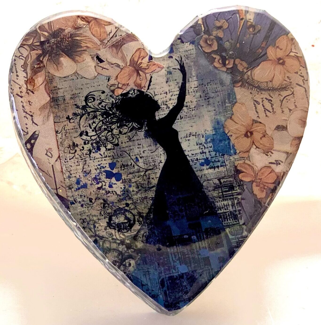 Mystical Lady Beautiful Powerful Exquisite Fairy Orgonite Orgone Hearts are meticulously handcrafted with Hawaiian botanicals, Double-terminated crystals and lovely gemstones: Amethyst, Rose Quartz, Lapis Lazuli, Peridot, Aquamarine, Malachite and Howlite. Dr. Wilhelm Reich 50/50 ratio of resin to metal making it powerful orgonite. Orgonite transmutes the electromagnetic vibrations of modern technology into a frequency compatible with human well-being. Orgonite assists in balancing all of our bodies and fields to bring us into natural states of harmony and re-establishing energy flow in our body meridian system. Orgone, Orgonite for children, kids, gifts, Valentine's day, mother's day, father's day, birthdays, holidays, baby gifts, pets, all occasion. Orgonite devices transform the environment into a life-affirming atmosphere. transmutes EMR and ELF radiation from microwaves, Smart meters, computers, hand-held devices, Wi-Fi, Bluetooth, etc. Orgonite works perpetually & functions as a self-generating transmutation device. It never expires! Orgonite Orgone Orgonites Orgone Orgonite Orgone Orgonite Orgone Orgonite Orgone Orgonite Orgone Orgonite Orgone Orgonite Orgone